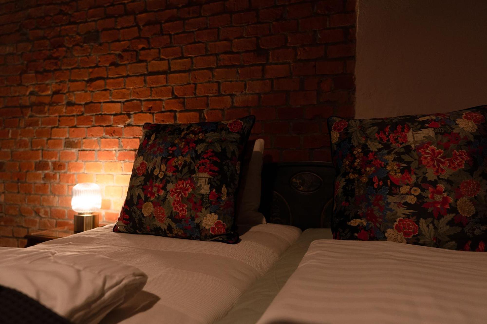 Uroczysko Olesnica Bed and Breakfast Chodzież Exteriör bild
