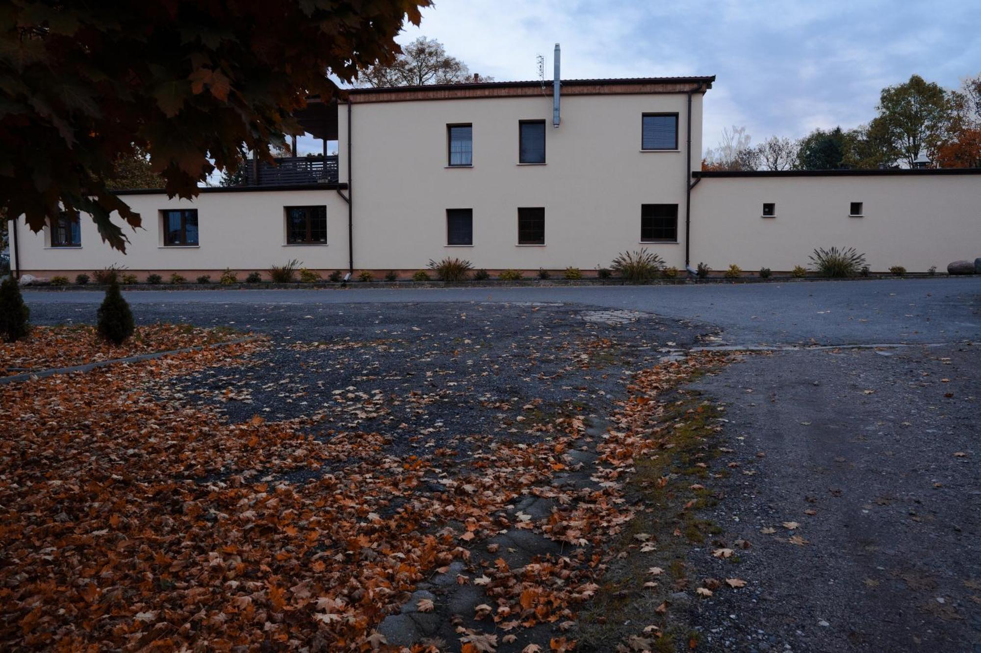 Uroczysko Olesnica Bed and Breakfast Chodzież Exteriör bild