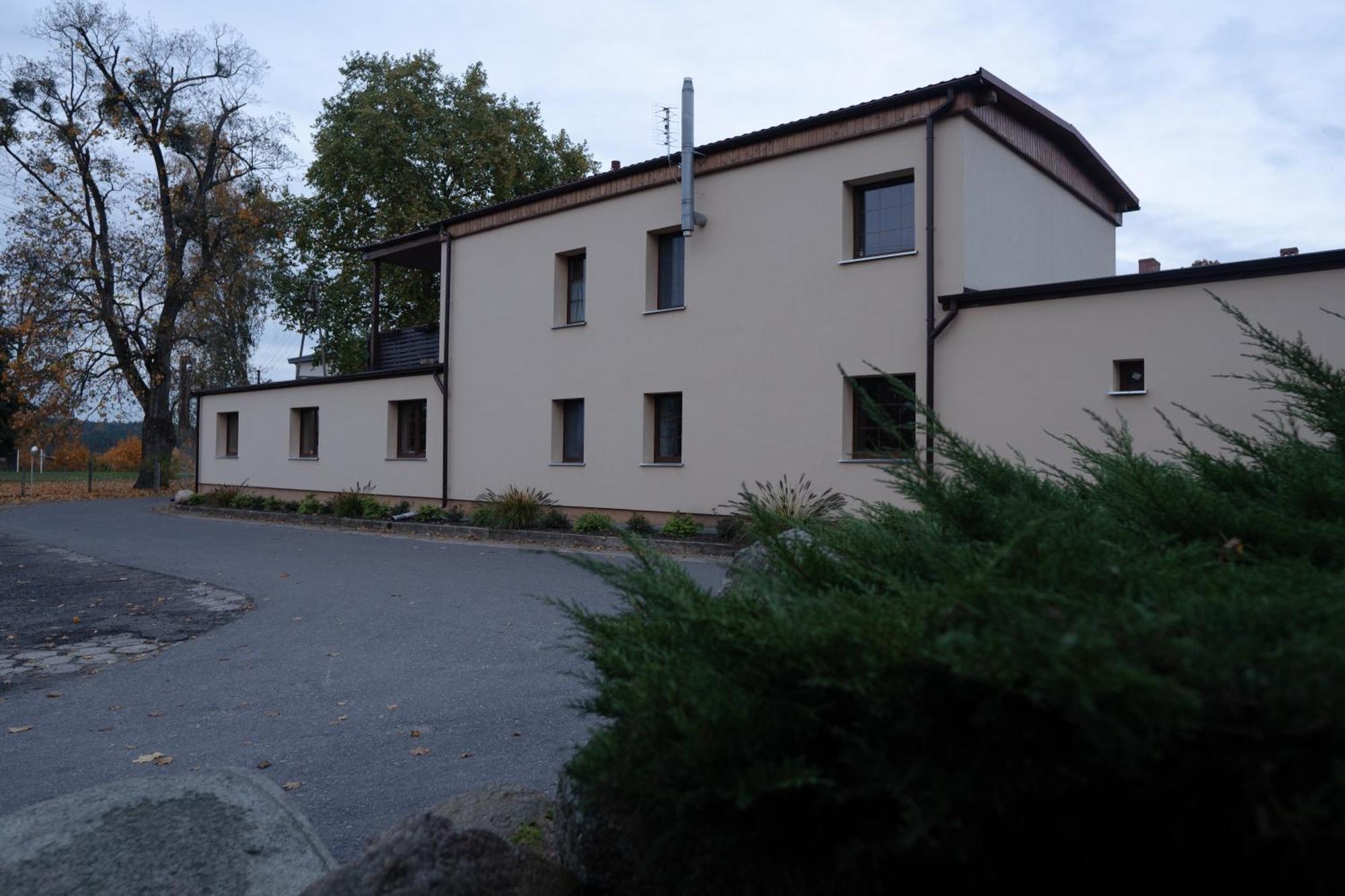 Uroczysko Olesnica Bed and Breakfast Chodzież Exteriör bild
