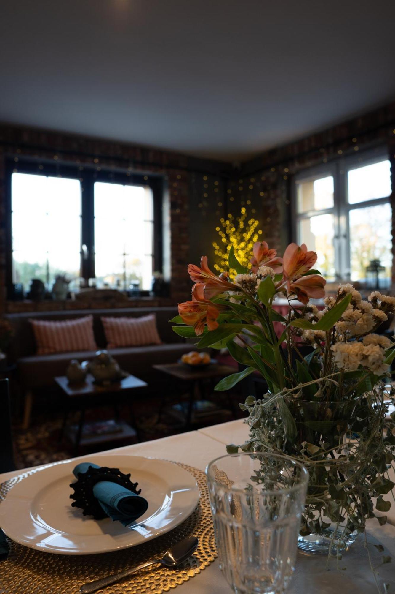 Uroczysko Olesnica Bed and Breakfast Chodzież Exteriör bild