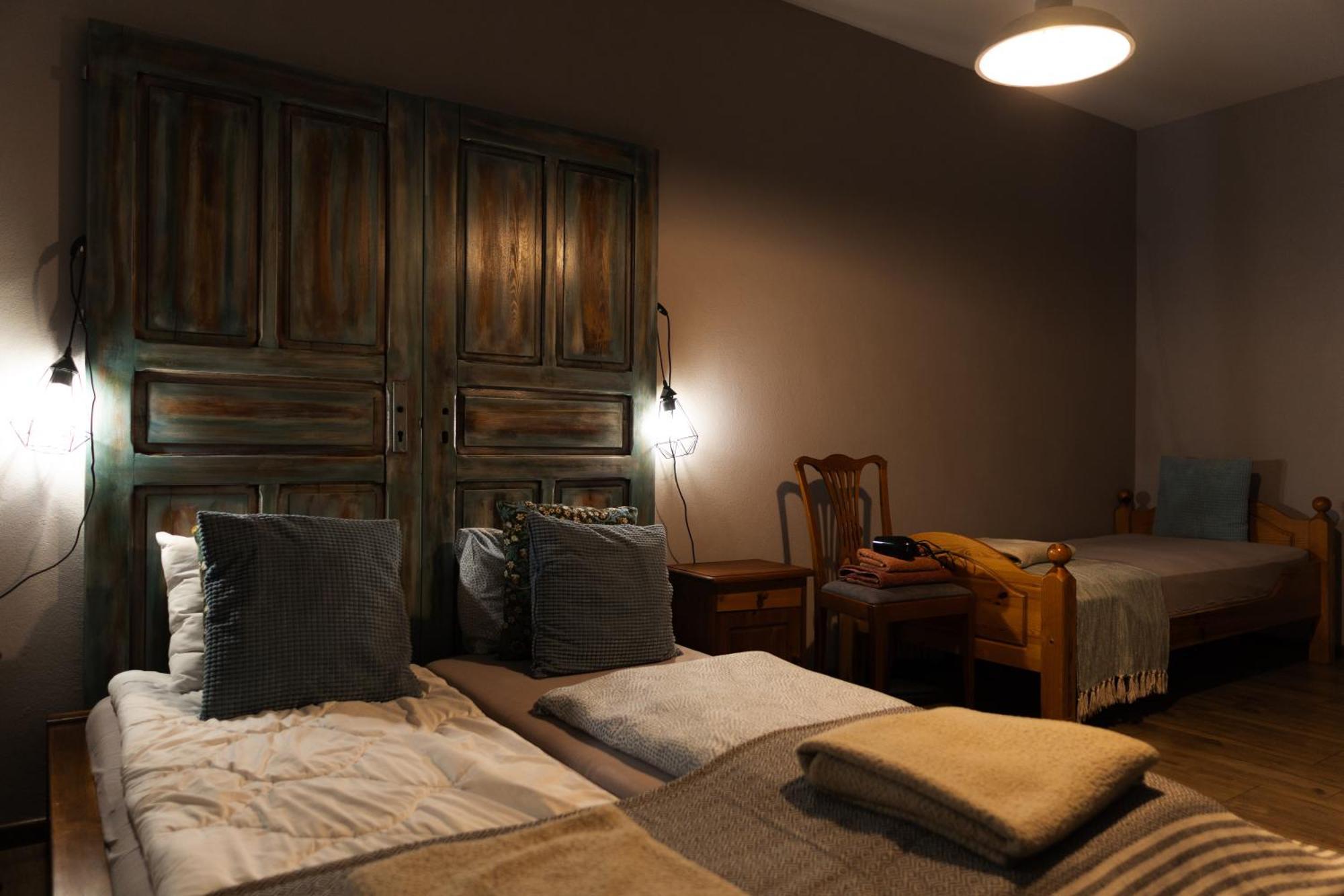 Uroczysko Olesnica Bed and Breakfast Chodzież Rum bild